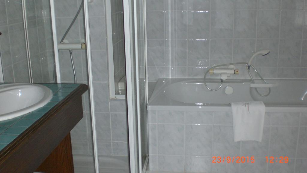 Auberge De L'Atre Quarré-les-Tombes Quarto foto